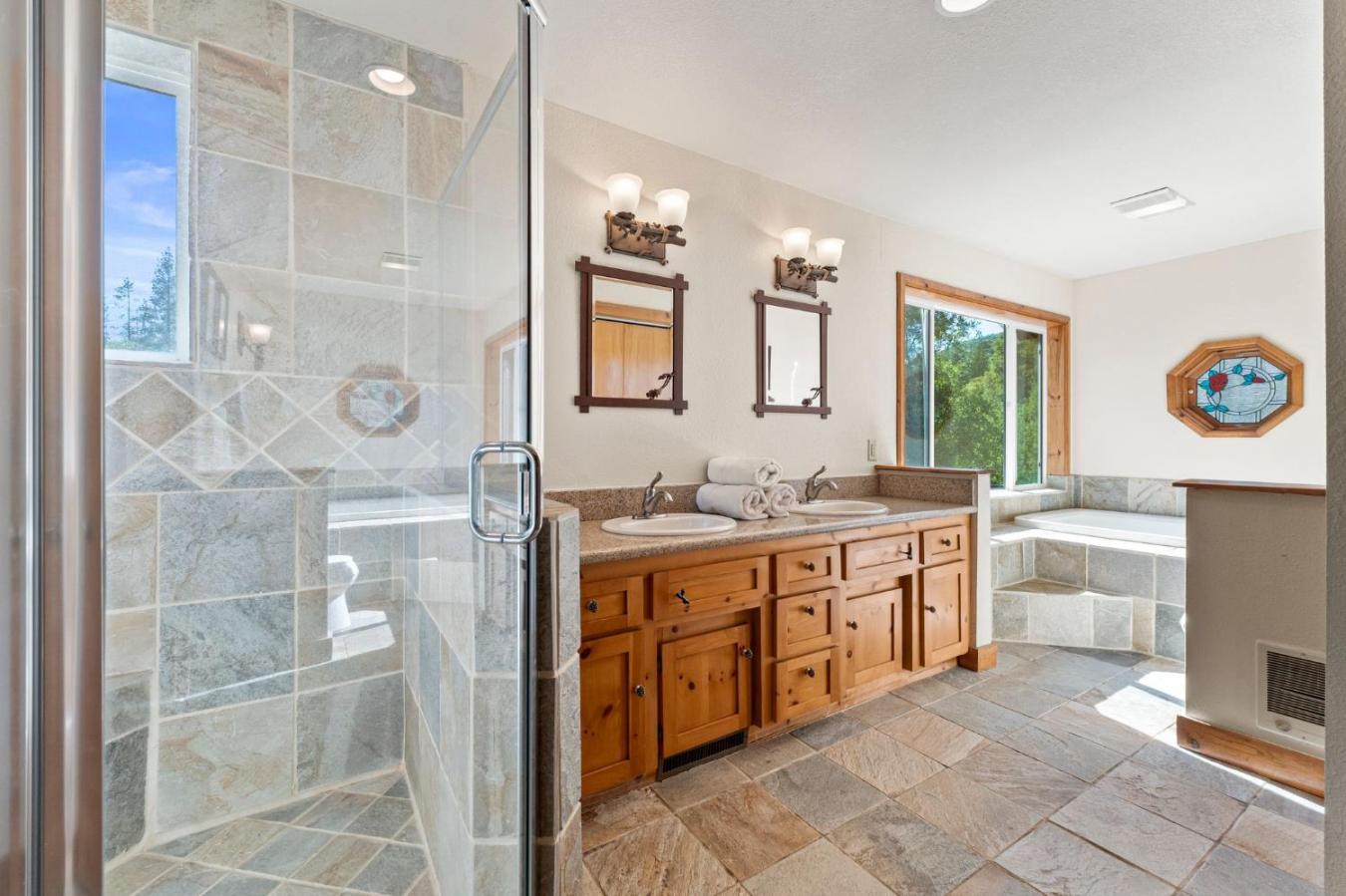 Placerville, California, 95667, United States, 4 Bedrooms Bedrooms, ,3 BathroomsBathrooms,Residential,For Sale,1858614