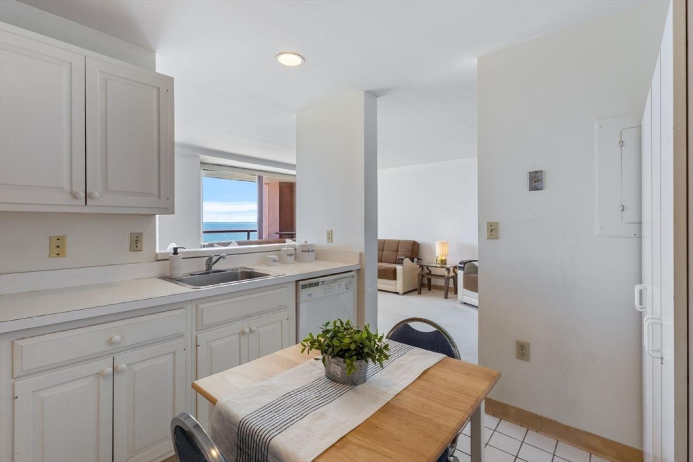 Revere, Massachusetts, 02151, United States, 2 Bedrooms Bedrooms, ,2 BathroomsBathrooms,Residential,For Sale,1858611