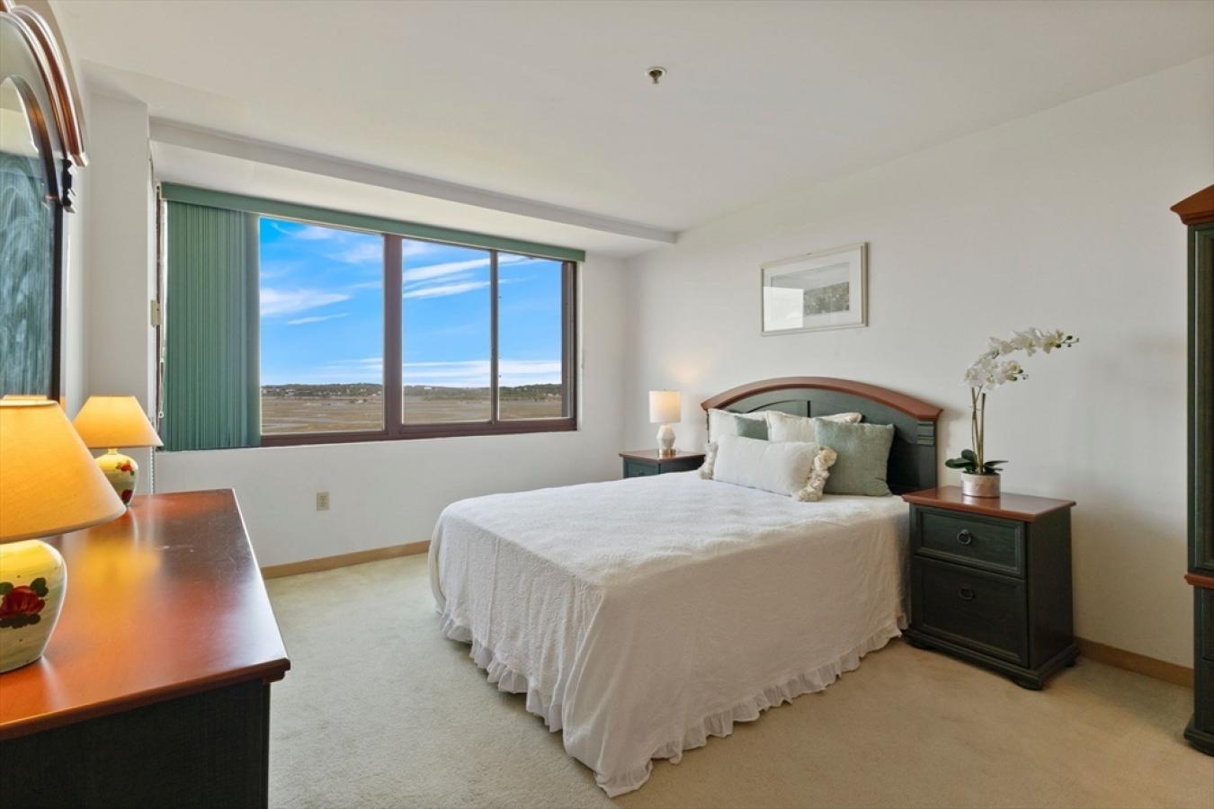 Revere, Massachusetts, 02151, United States, 2 Bedrooms Bedrooms, ,2 BathroomsBathrooms,Residential,For Sale,1858611