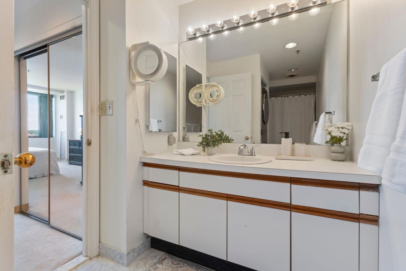 Revere, Massachusetts, 02151, United States, 2 Bedrooms Bedrooms, ,2 BathroomsBathrooms,Residential,For Sale,1858611