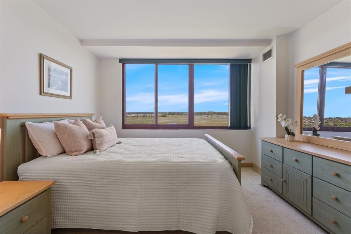 Revere, Massachusetts, 02151, United States, 2 Bedrooms Bedrooms, ,2 BathroomsBathrooms,Residential,For Sale,1858611