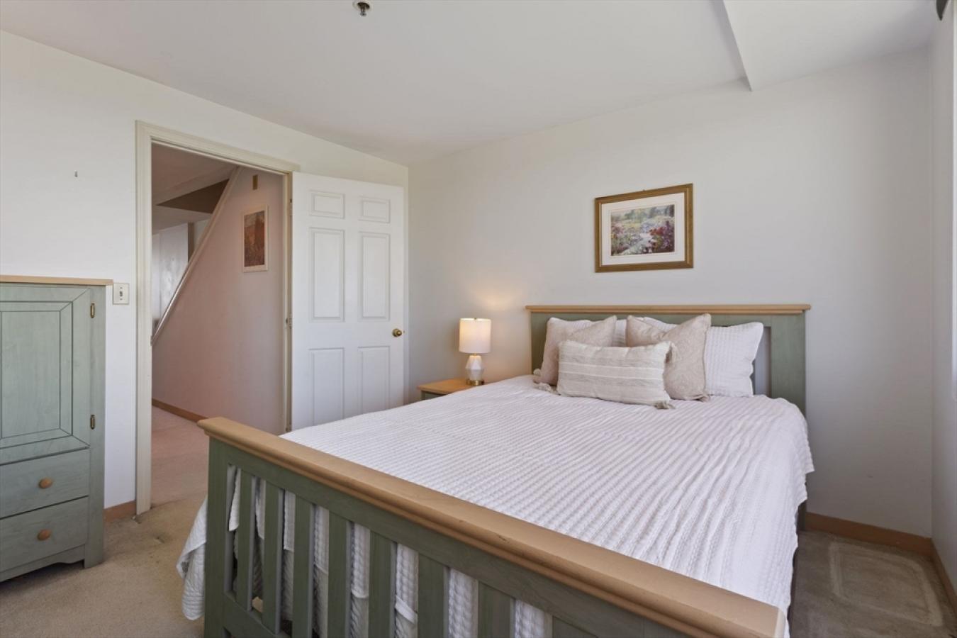 Revere, Massachusetts, 02151, United States, 2 Bedrooms Bedrooms, ,2 BathroomsBathrooms,Residential,For Sale,1858611