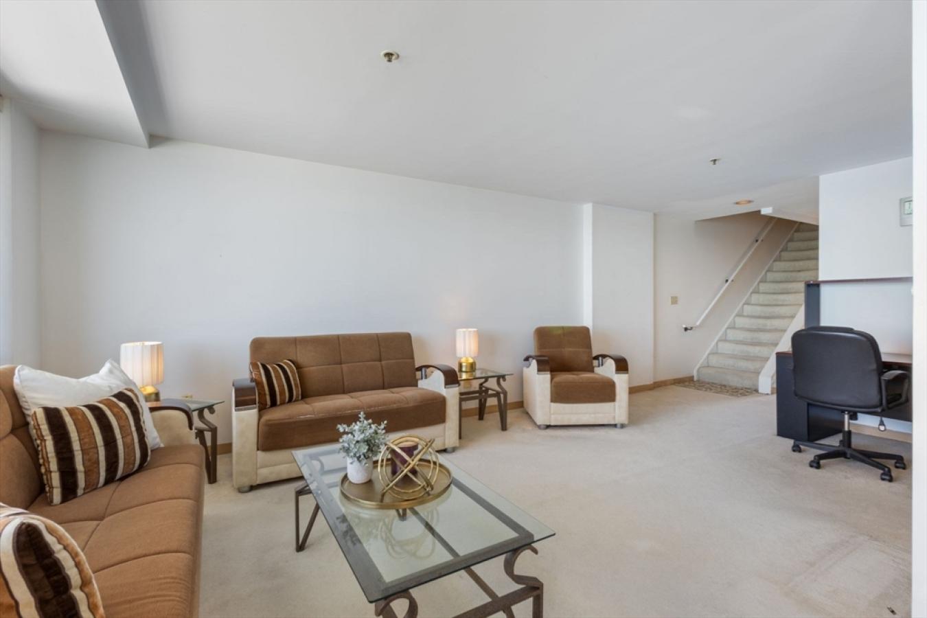 Revere, Massachusetts, 02151, United States, 2 Bedrooms Bedrooms, ,2 BathroomsBathrooms,Residential,For Sale,1858611