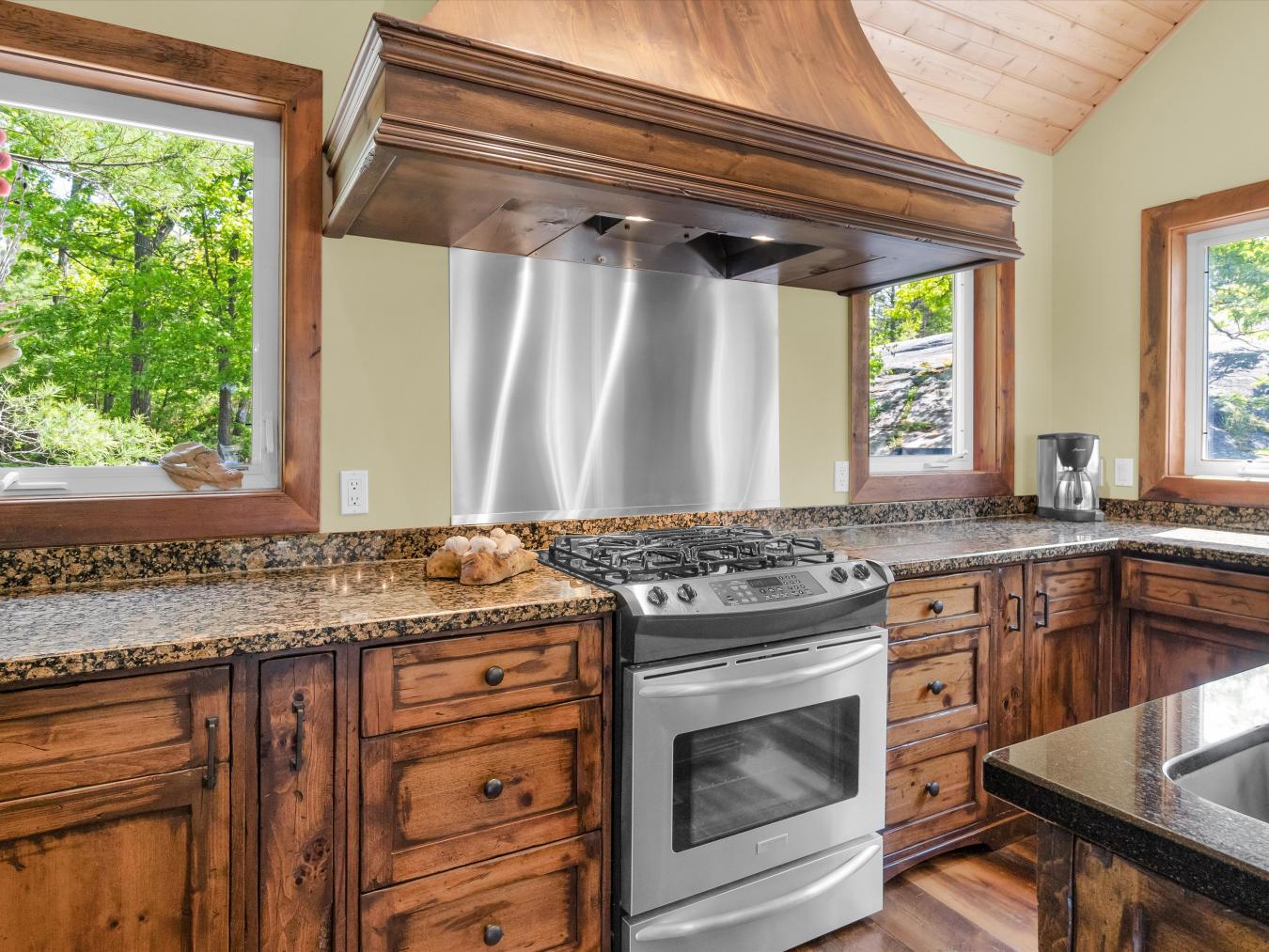 Georgian Bay, Muskoka, P0E 1E0, Canada, 3 Bedrooms Bedrooms, ,2 BathroomsBathrooms,Residential,For Sale,1858605