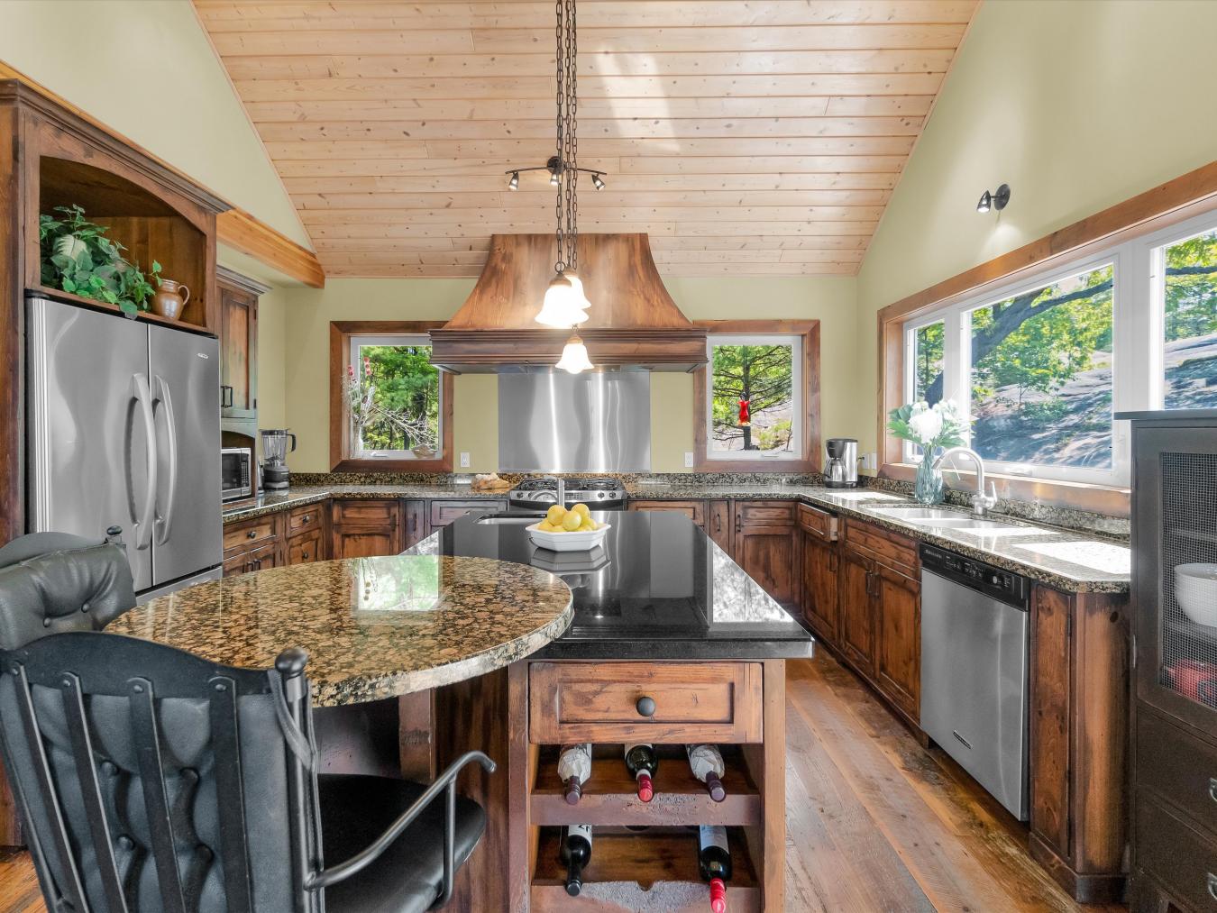 Georgian Bay, Muskoka, P0E 1E0, Canada, 3 Bedrooms Bedrooms, ,2 BathroomsBathrooms,Residential,For Sale,1858605