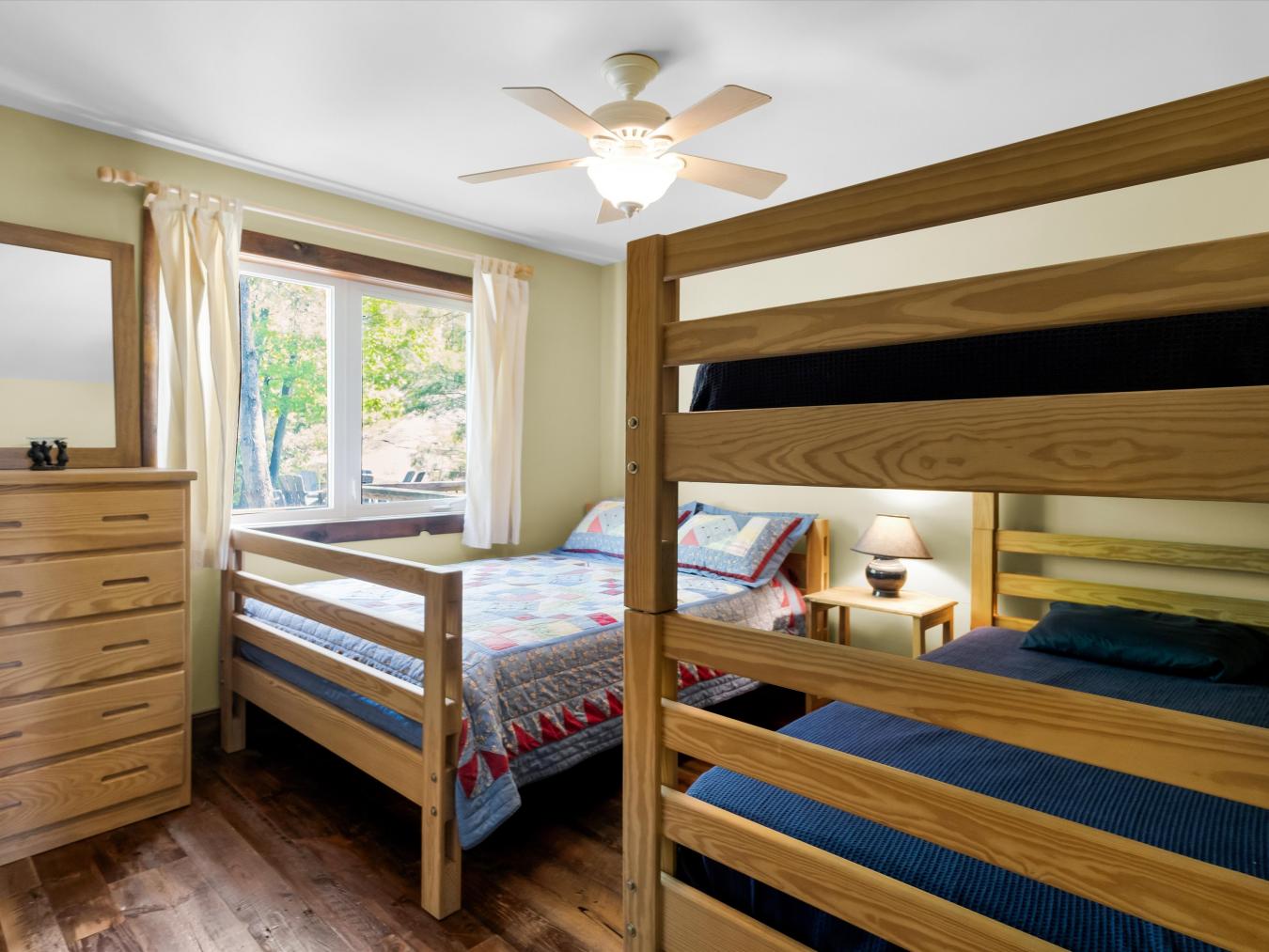 Georgian Bay, Muskoka, P0E 1E0, Canada, 3 Bedrooms Bedrooms, ,2 BathroomsBathrooms,Residential,For Sale,1858605