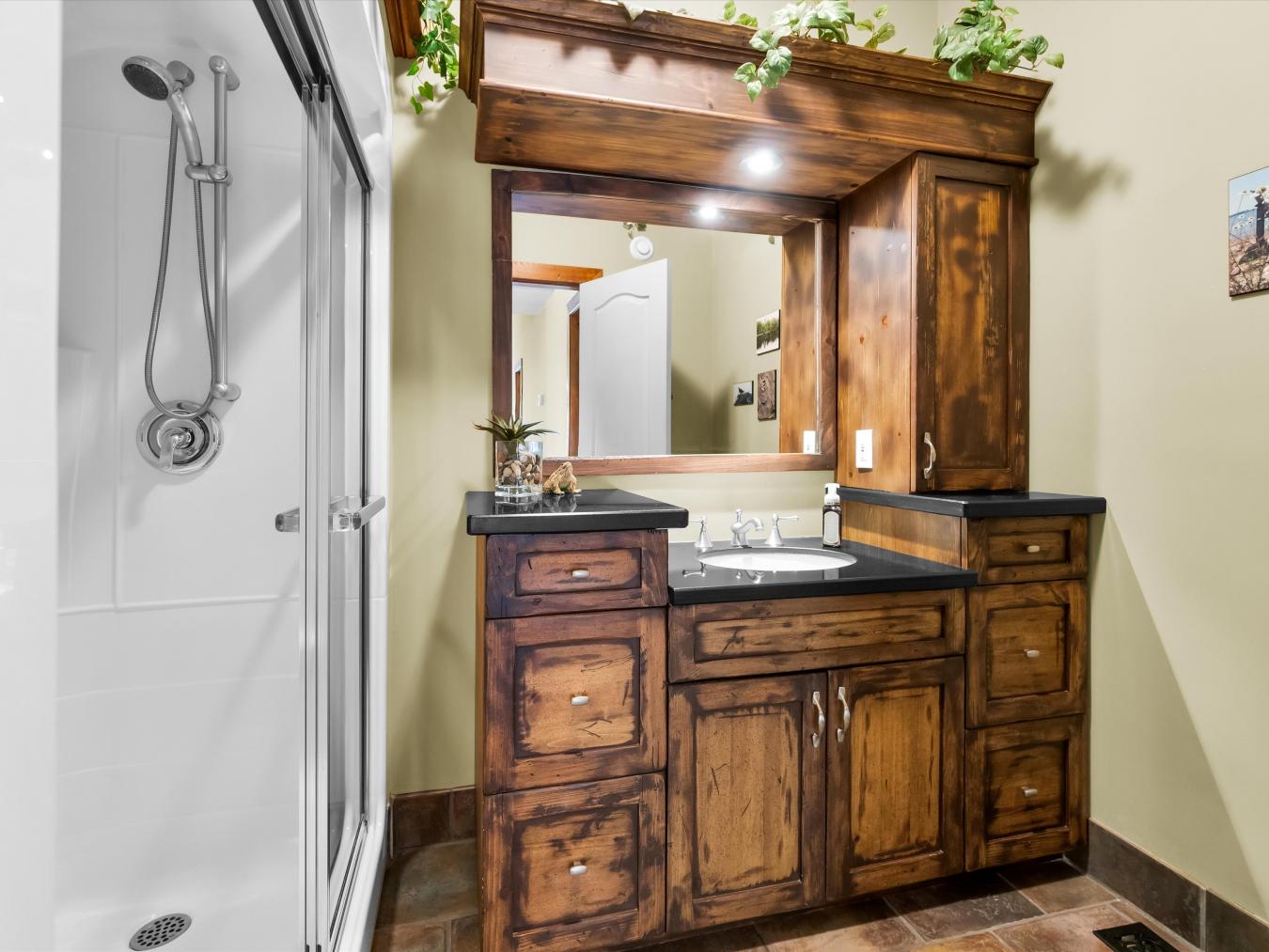 Georgian Bay, Muskoka, P0E 1E0, Canada, 3 Bedrooms Bedrooms, ,2 BathroomsBathrooms,Residential,For Sale,1858605