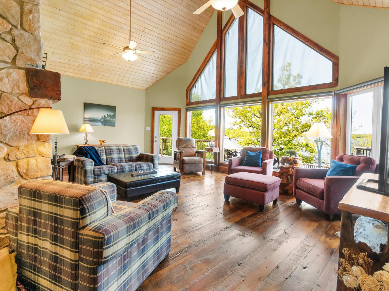 Georgian Bay, Muskoka, P0E 1E0, Canada, 3 Bedrooms Bedrooms, ,2 BathroomsBathrooms,Residential,For Sale,1858605