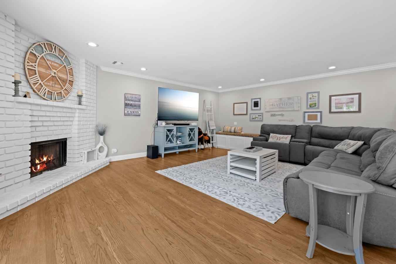 West Hills, California, 91304, United States, 5 Bedrooms Bedrooms, ,3 BathroomsBathrooms,Residential,For Sale,1858603