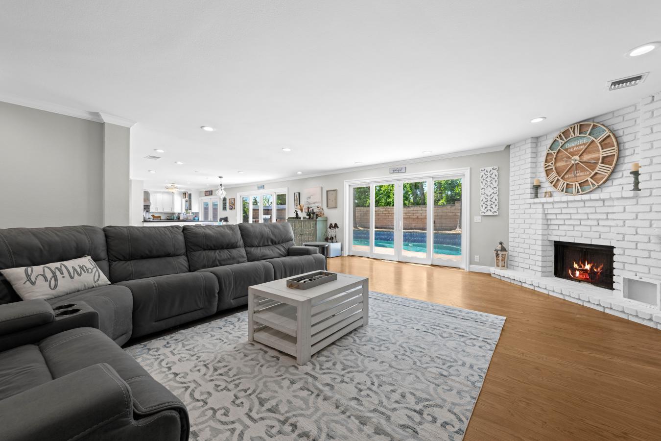 West Hills, California, 91304, United States, 5 Bedrooms Bedrooms, ,3 BathroomsBathrooms,Residential,For Sale,1858603