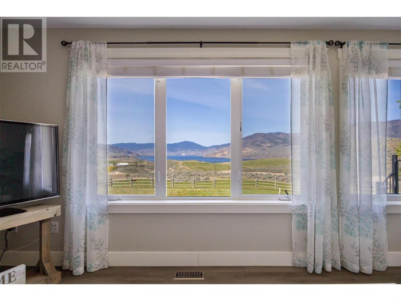 Kamloops, BC, V1S2A2, United States, 5 Bedrooms Bedrooms, ,Residential,For Sale,1858601