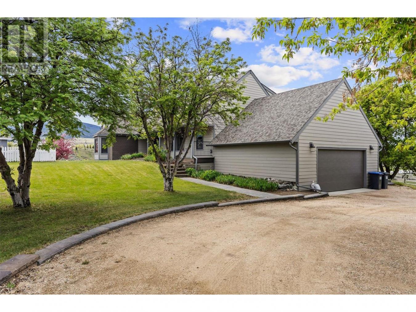 Kamloops, BC, V1S2A2, United States, 5 Bedrooms Bedrooms, ,Residential,For Sale,1858601
