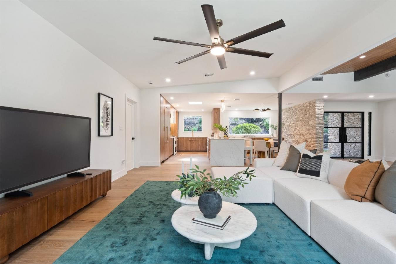 Austin, Texas, 78731, United States, 4 Bedrooms Bedrooms, ,2 BathroomsBathrooms,Residential,For Sale,1858598