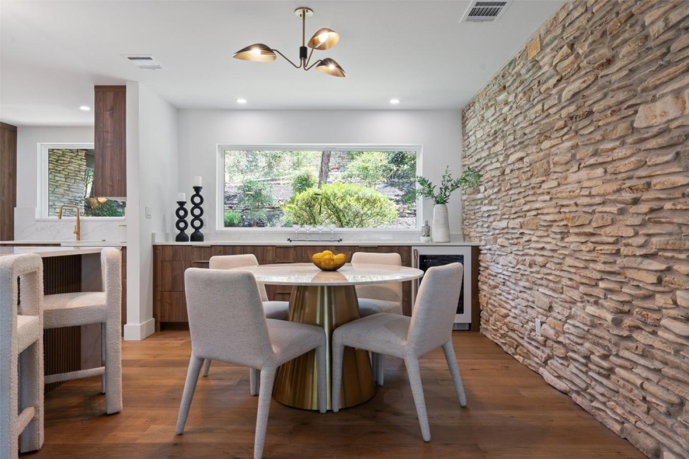 Austin, Texas, 78731, United States, 4 Bedrooms Bedrooms, ,2 BathroomsBathrooms,Residential,For Sale,1858598