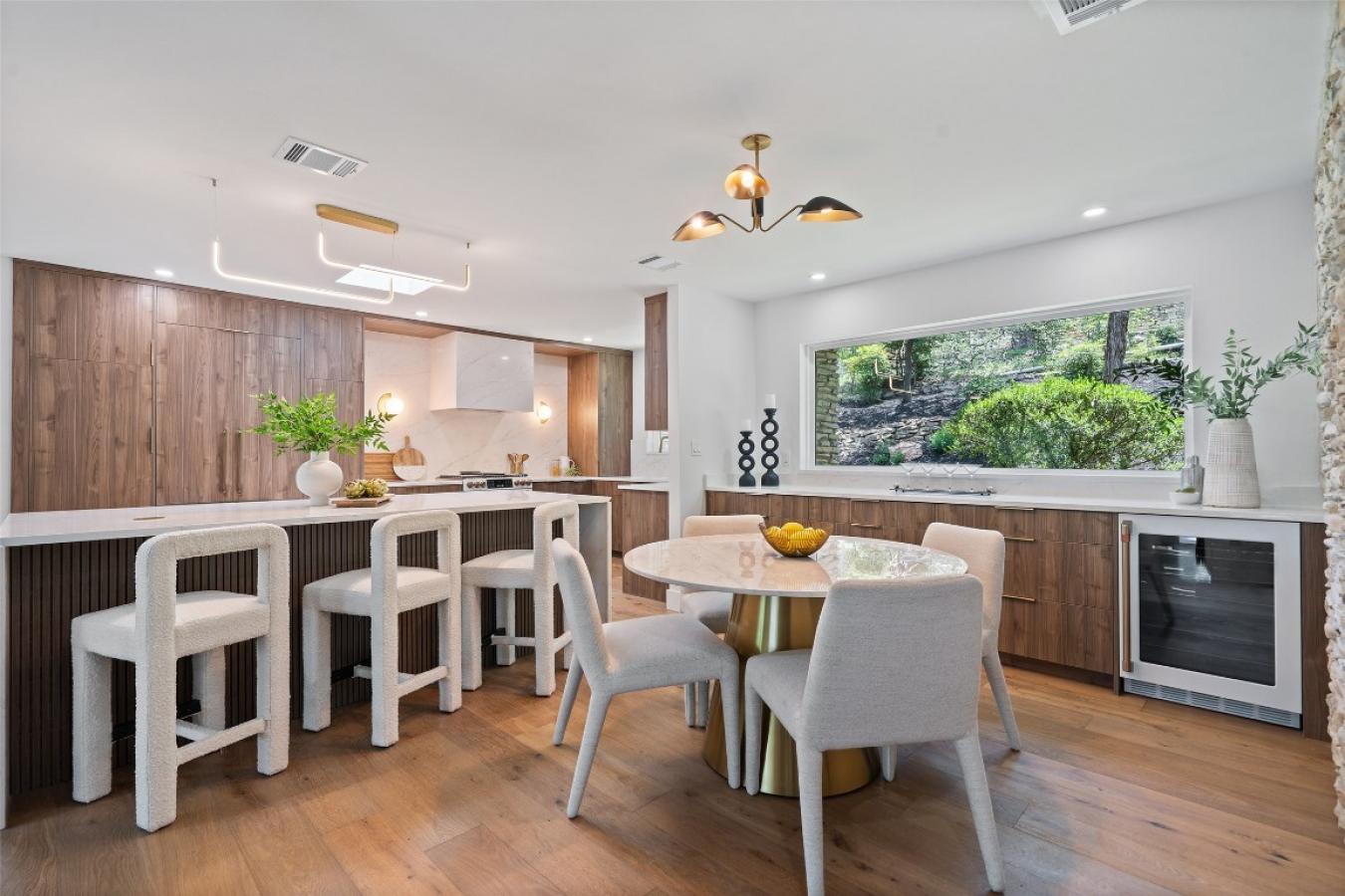 Austin, Texas, 78731, United States, 4 Bedrooms Bedrooms, ,2 BathroomsBathrooms,Residential,For Sale,1858598