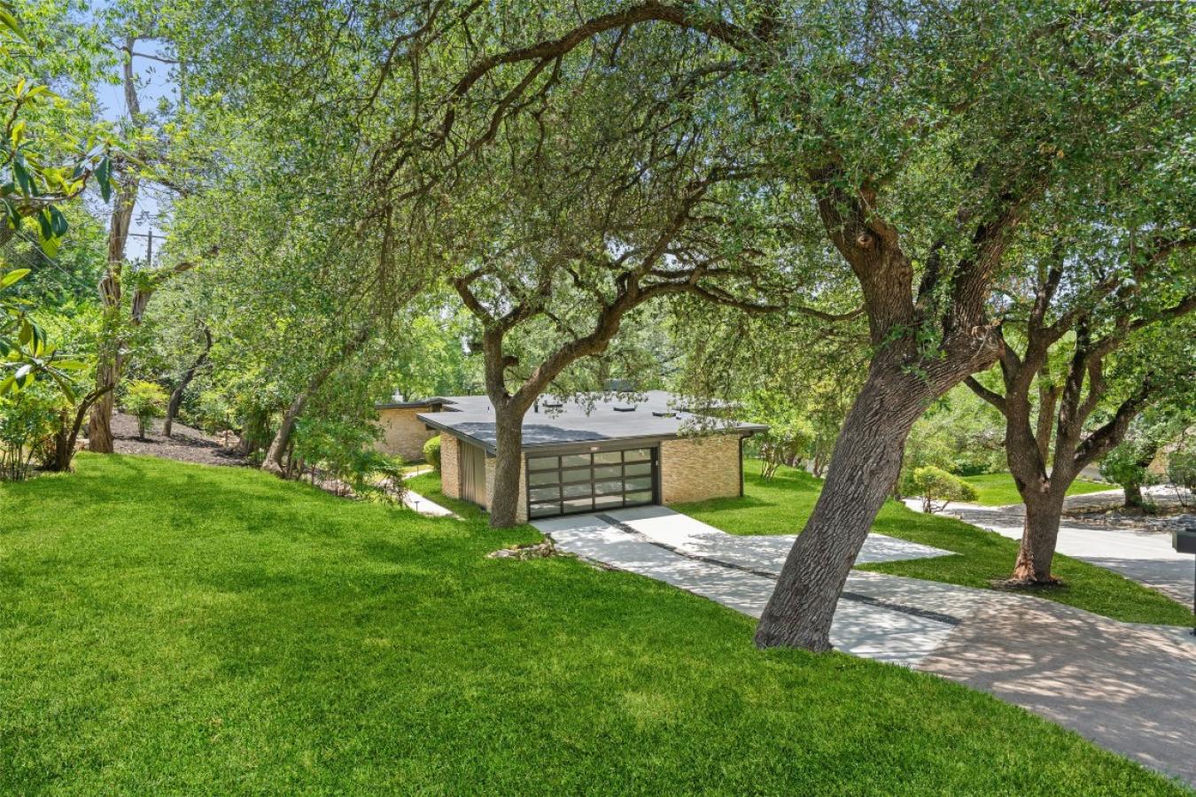 Austin, Texas, 78731, United States, 4 Bedrooms Bedrooms, ,2 BathroomsBathrooms,Residential,For Sale,1858598