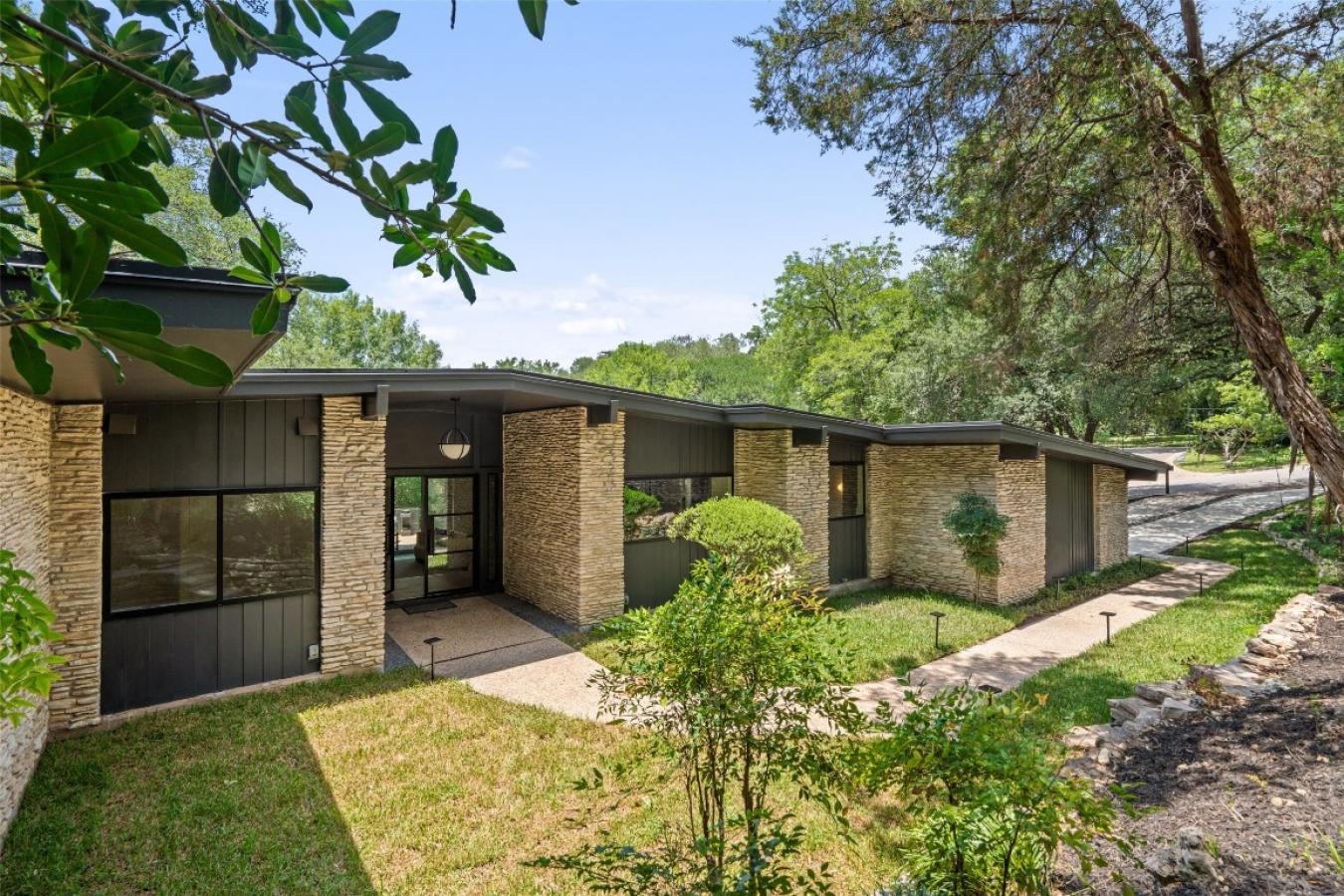 Austin, Texas, 78731, United States, 4 Bedrooms Bedrooms, ,2 BathroomsBathrooms,Residential,For Sale,1858598