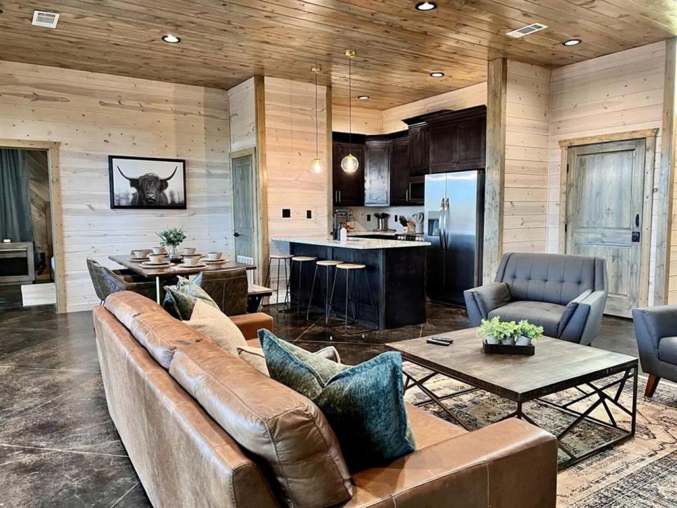 Broken Bow, Oklahoma, 74728, United States, 4 Bedrooms Bedrooms, ,5 BathroomsBathrooms,Residential,For Sale,1858595