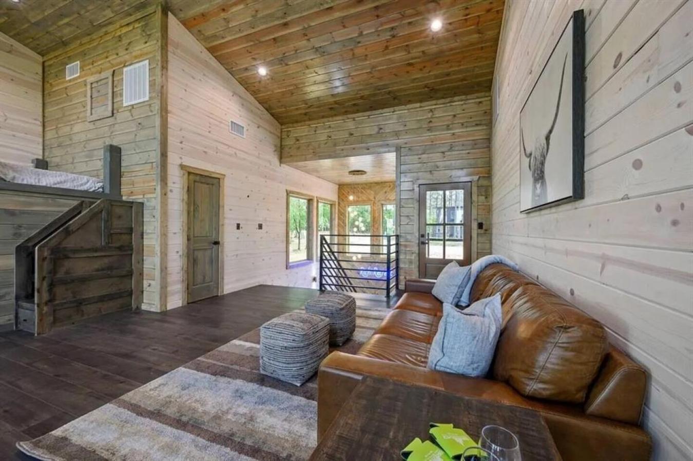 Broken Bow, Oklahoma, 74728, United States, 4 Bedrooms Bedrooms, ,5 BathroomsBathrooms,Residential,For Sale,1858595