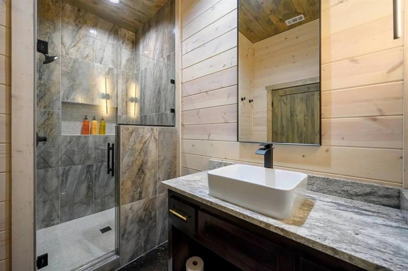 Broken Bow, Oklahoma, 74728, United States, 4 Bedrooms Bedrooms, ,5 BathroomsBathrooms,Residential,For Sale,1858595