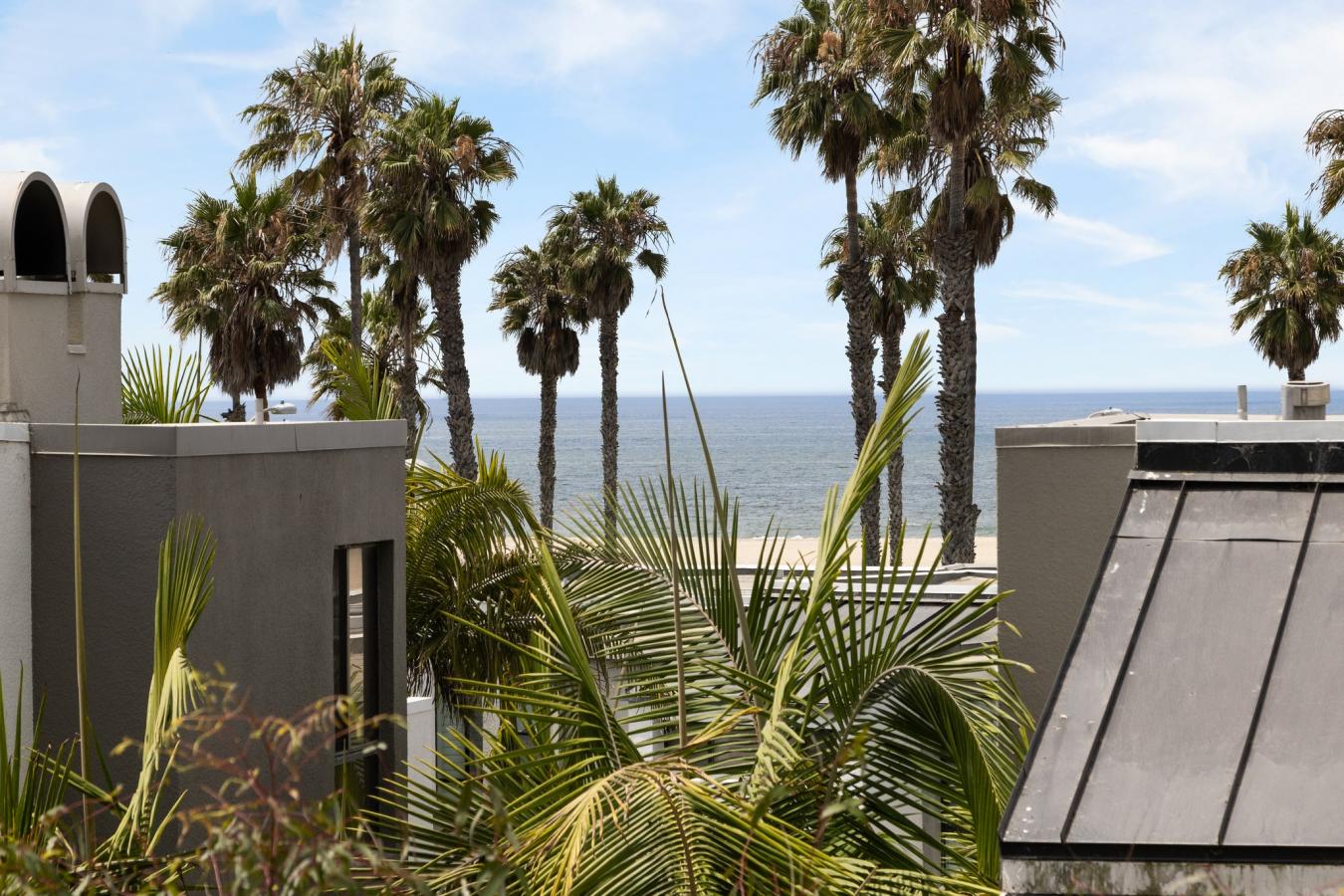 Santa Monica, Los Angeles, 90405, United States, 2 Bedrooms Bedrooms, ,1 BathroomBathrooms,Residential,For Sale,1858593