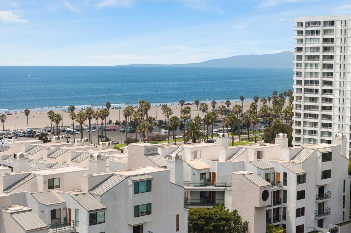 Santa Monica, Los Angeles, 90405, United States, 2 Bedrooms Bedrooms, ,1 BathroomBathrooms,Residential,For Sale,1858593