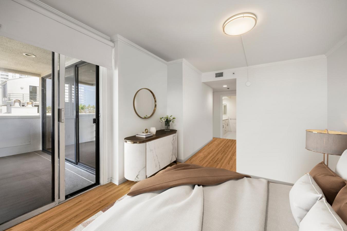 Santa Monica, Los Angeles, 90405, United States, 2 Bedrooms Bedrooms, ,1 BathroomBathrooms,Residential,For Sale,1858593