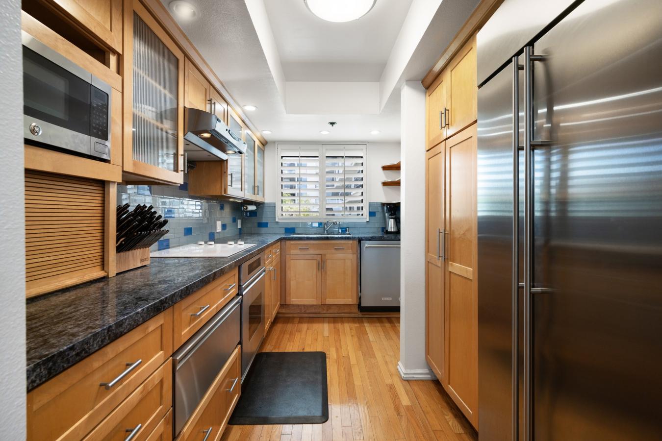 Santa Monica, Los Angeles, 90405, United States, 2 Bedrooms Bedrooms, ,1 BathroomBathrooms,Residential,For Sale,1858593