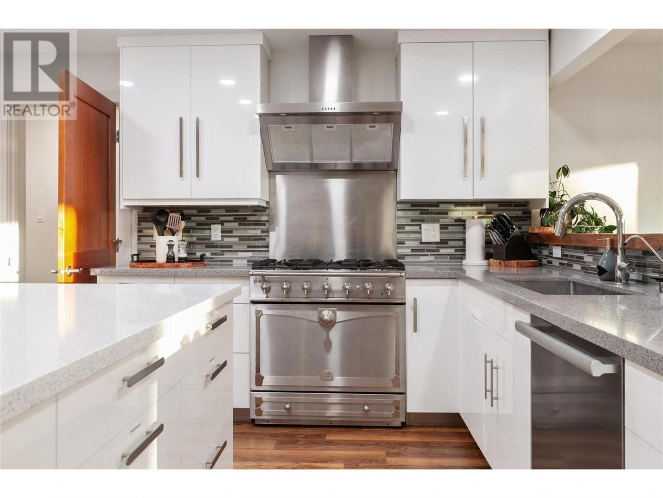 Naramata, BC, V0H 1N0, Canada, 6 Bedrooms Bedrooms, ,7 BathroomsBathrooms,Residential,For Sale,1858587