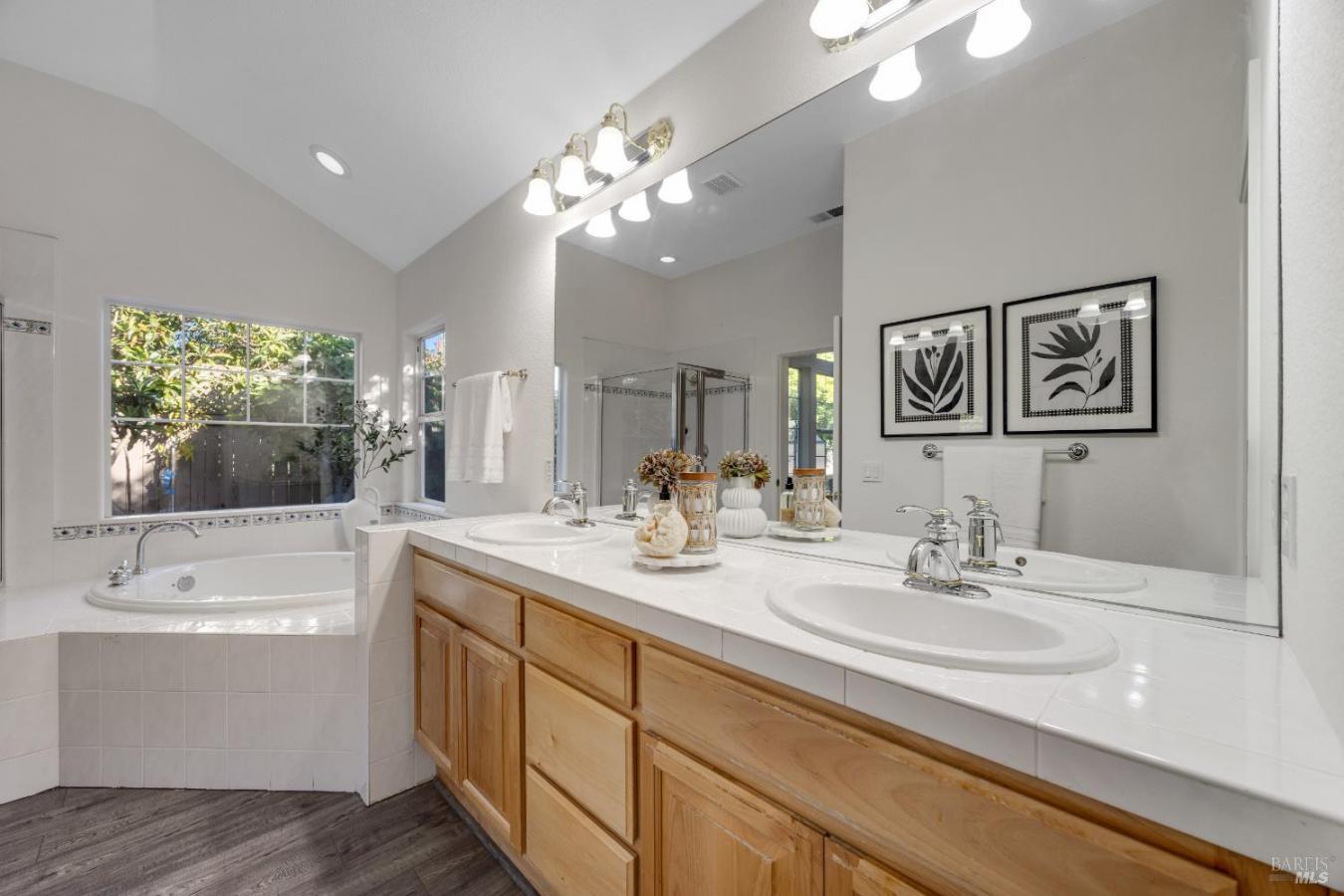 Petaluma, California, 94954, United States, 3 Bedrooms Bedrooms, ,2 BathroomsBathrooms,Residential,For Sale,1858582