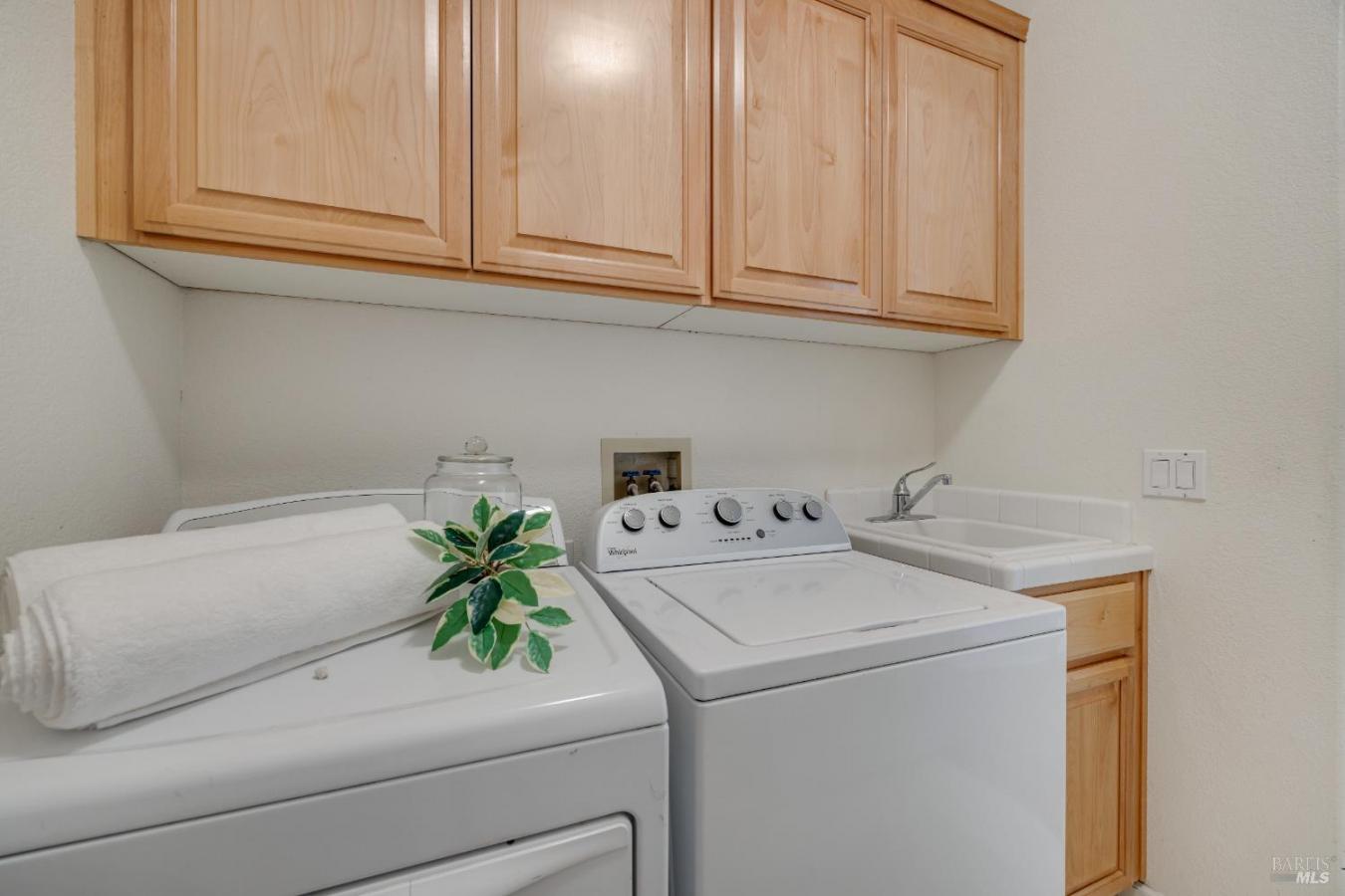 Petaluma, California, 94954, United States, 3 Bedrooms Bedrooms, ,2 BathroomsBathrooms,Residential,For Sale,1858582