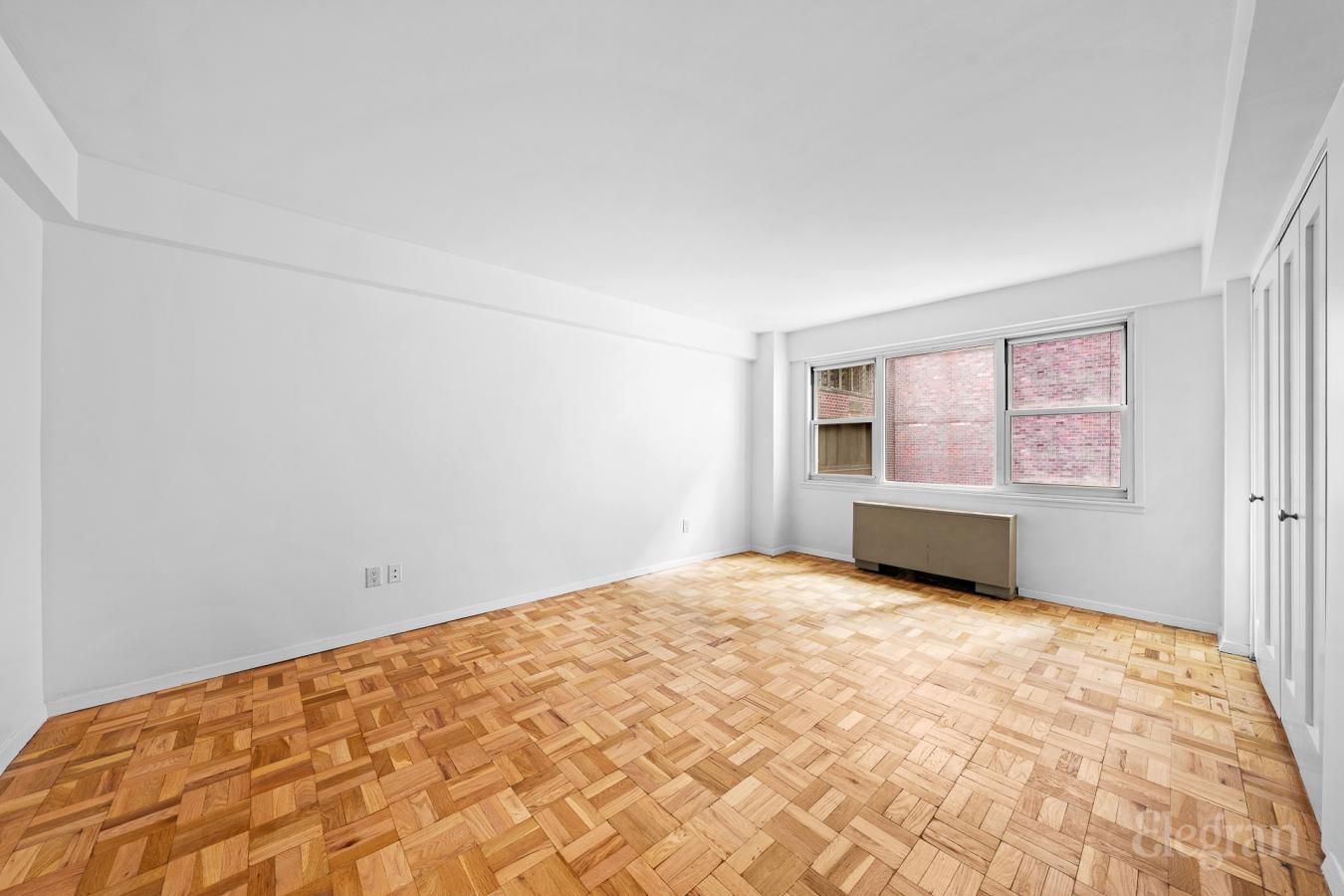 New York, New York, 10028, United States, 2 Bedrooms Bedrooms, ,1 BathroomBathrooms,Residential,For Sale,1844422