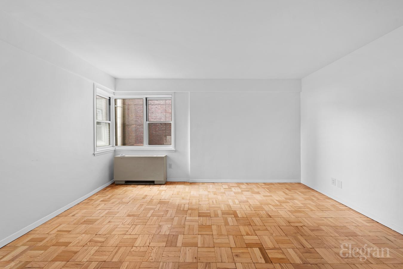 New York, New York, 10028, United States, 2 Bedrooms Bedrooms, ,1 BathroomBathrooms,Residential,For Sale,1844422