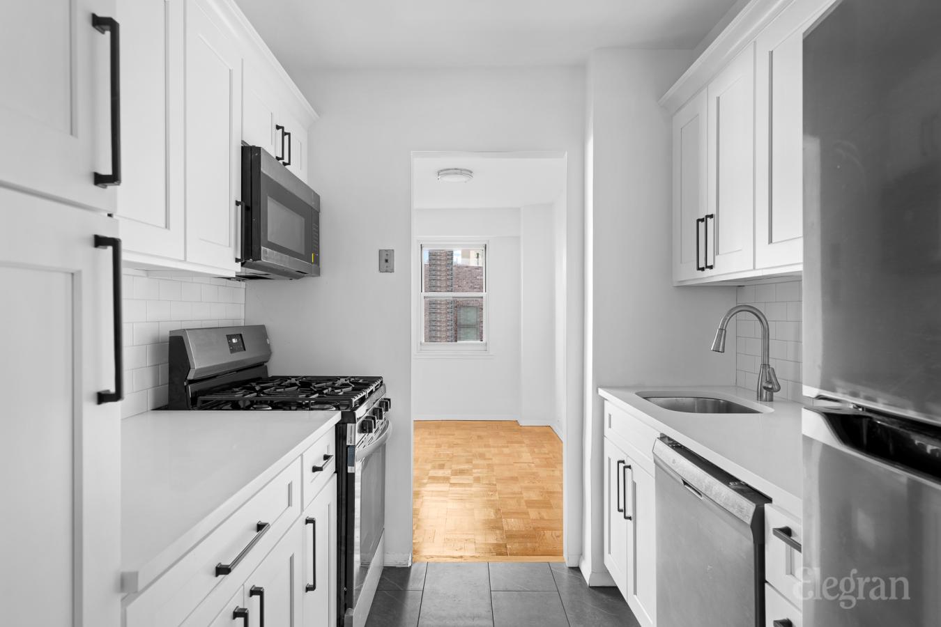 New York, New York, 10028, United States, 2 Bedrooms Bedrooms, ,1 BathroomBathrooms,Residential,For Sale,1844422