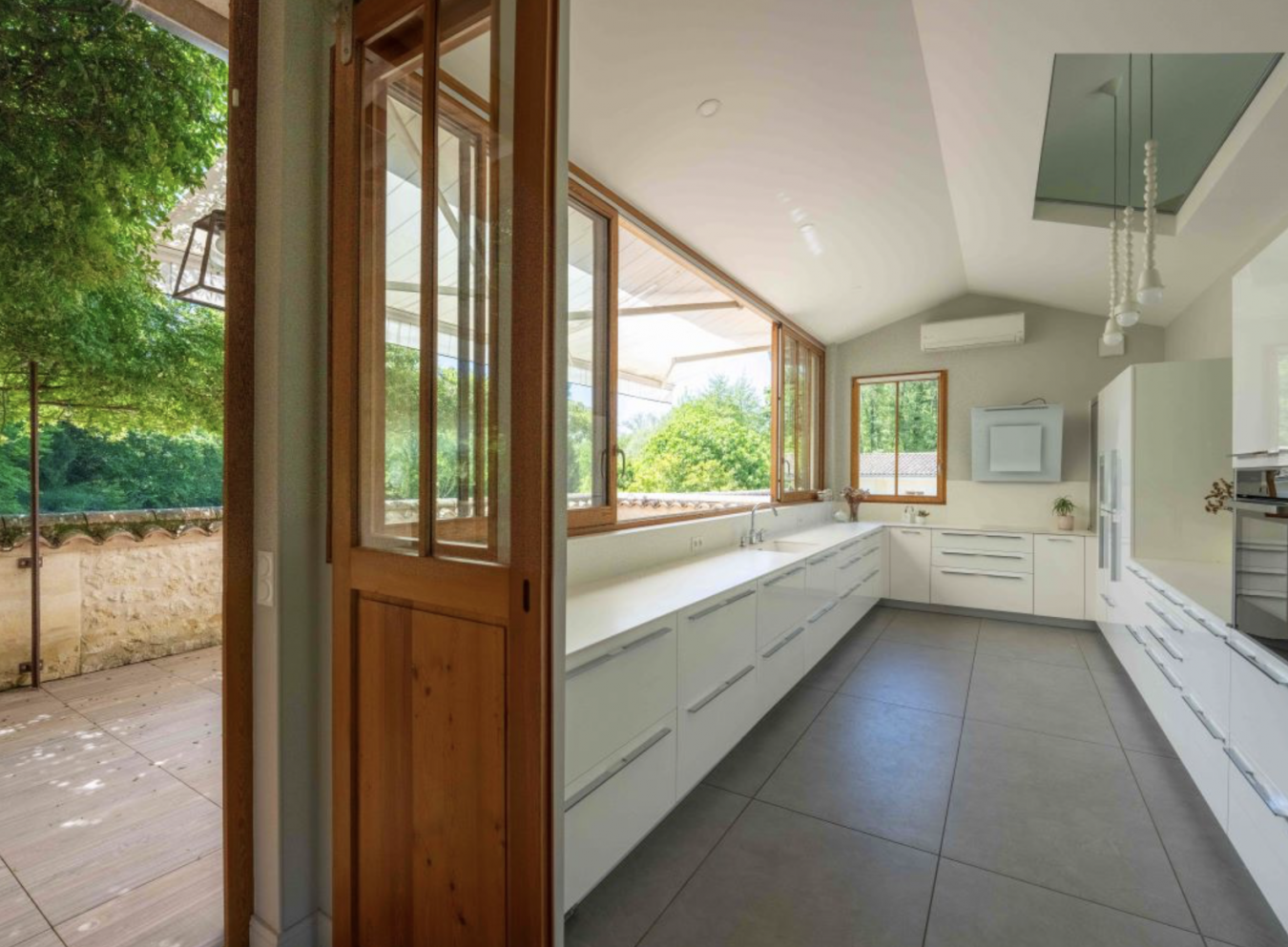 Quinsac, 33360, France, 8 Bedrooms Bedrooms, ,7 BathroomsBathrooms,Residential,For Sale,1858580