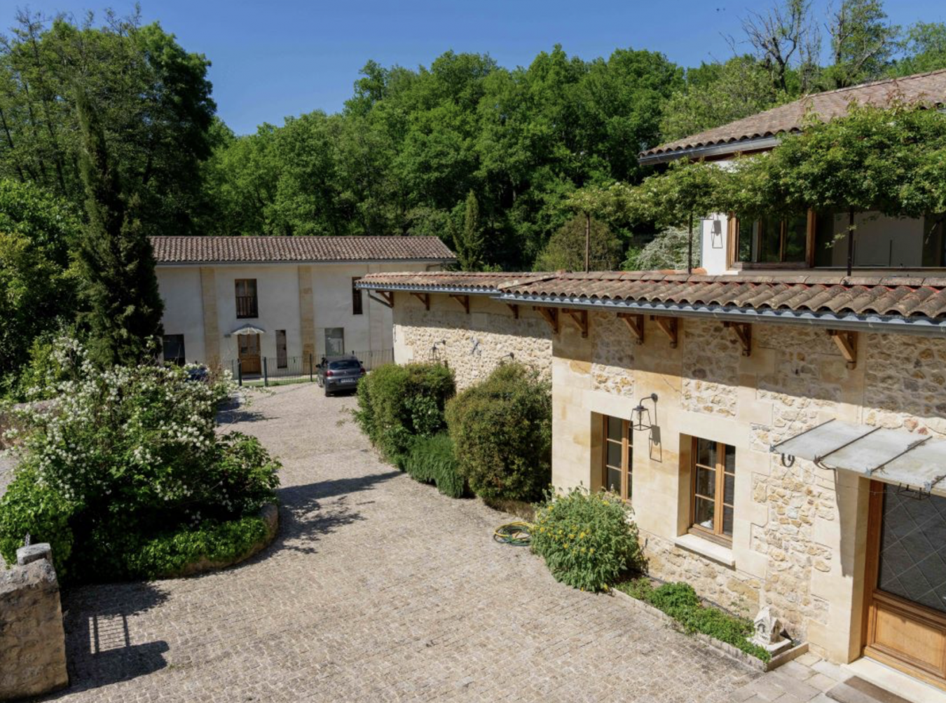 Quinsac, 33360, France, 8 Bedrooms Bedrooms, ,7 BathroomsBathrooms,Residential,For Sale,1858580 Quinsac, 33360, France, 8 Bedrooms Bedrooms, ,7 BathroomsBathrooms,Residential,For Sale,1858580