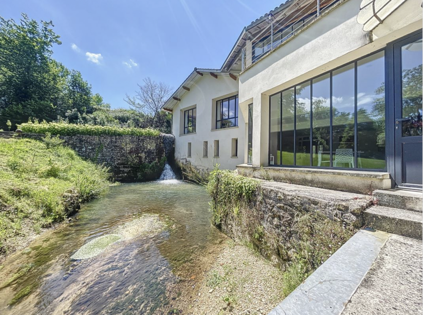 Quinsac, 33360, France, 8 Bedrooms Bedrooms, ,7 BathroomsBathrooms,Residential,For Sale,1858580