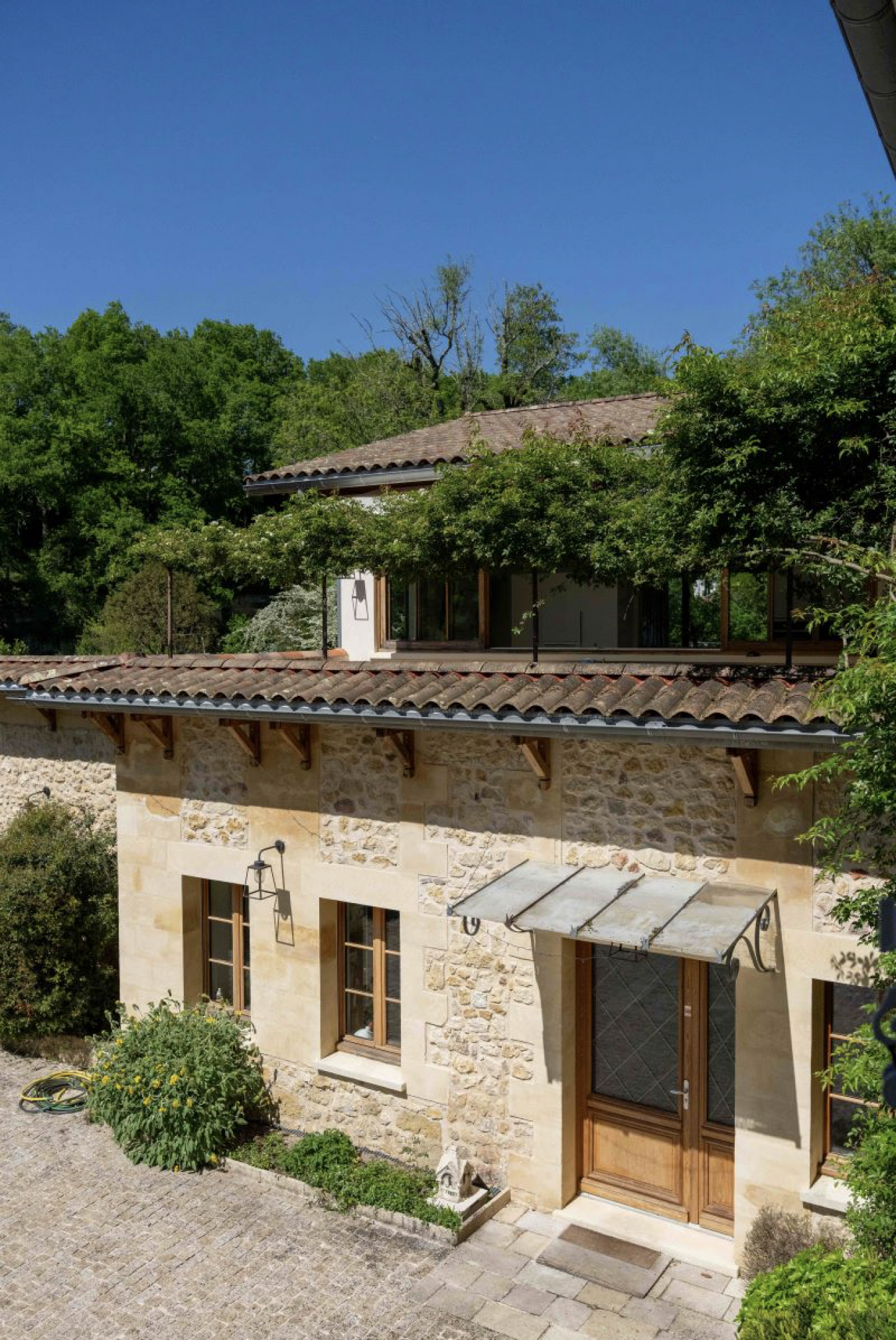 Quinsac, 33360, France, 8 Bedrooms Bedrooms, ,7 BathroomsBathrooms,Residential,For Sale,1858580