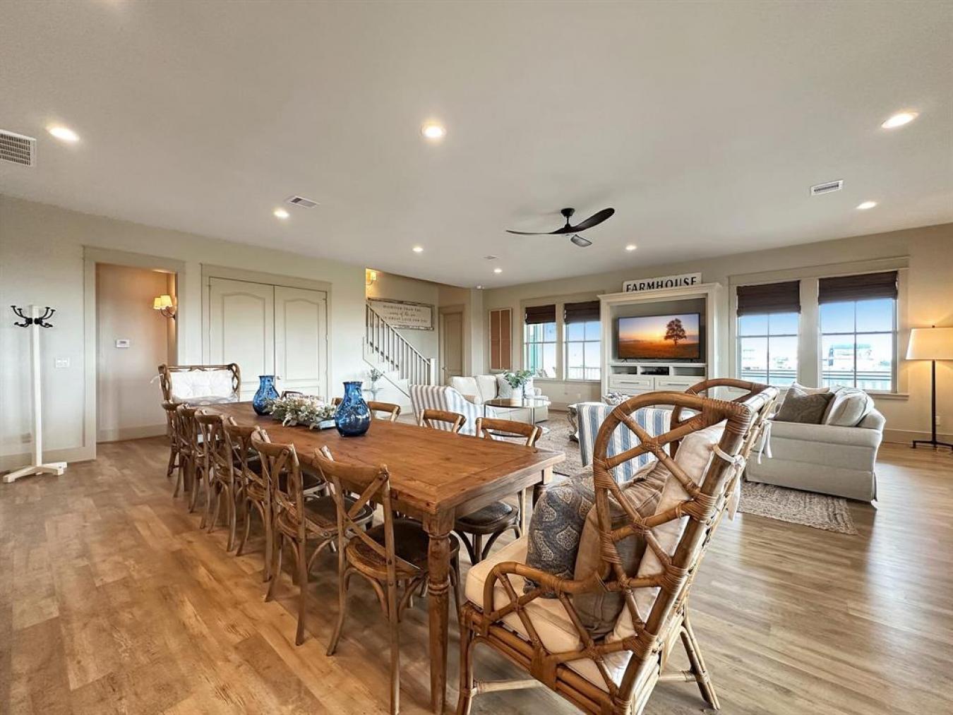 Crystal Beach, Texas, 77650, United States, 5 Bedrooms Bedrooms, ,4 BathroomsBathrooms,Residential,For Sale,1858574