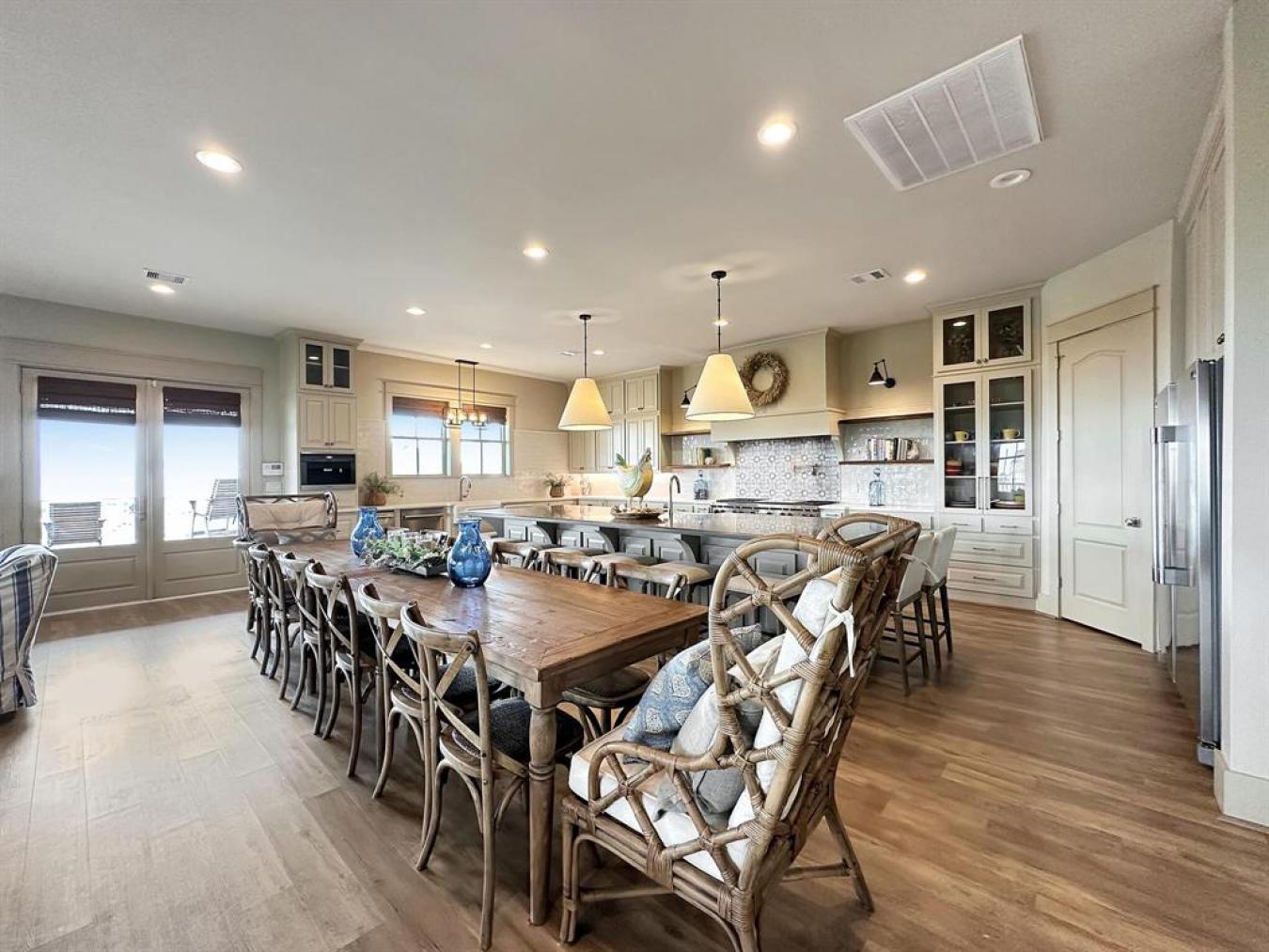 Crystal Beach, Texas, 77650, United States, 5 Bedrooms Bedrooms, ,4 BathroomsBathrooms,Residential,For Sale,1858574