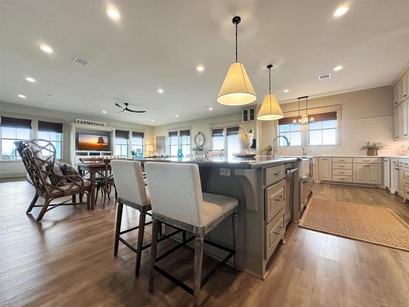 Crystal Beach, Texas, 77650, United States, 5 Bedrooms Bedrooms, ,4 BathroomsBathrooms,Residential,For Sale,1858574