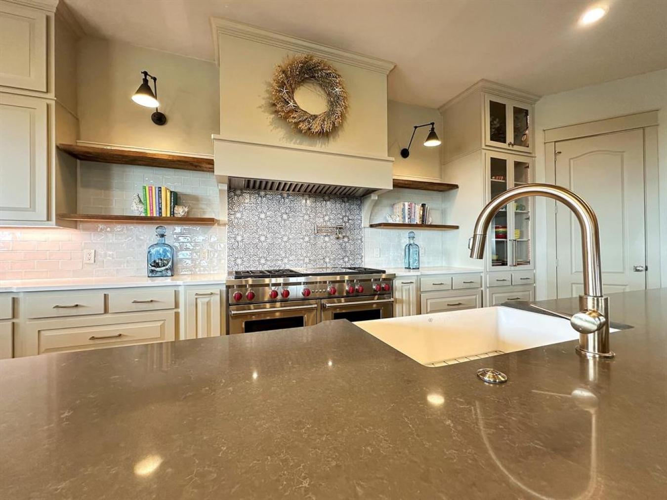 Crystal Beach, Texas, 77650, United States, 5 Bedrooms Bedrooms, ,4 BathroomsBathrooms,Residential,For Sale,1858574