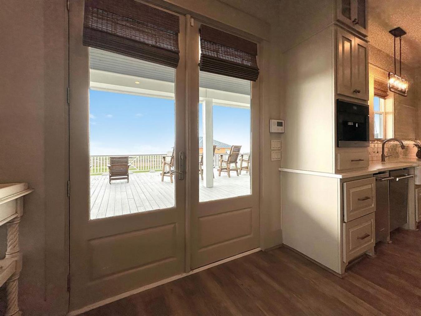 Crystal Beach, Texas, 77650, United States, 5 Bedrooms Bedrooms, ,4 BathroomsBathrooms,Residential,For Sale,1858574