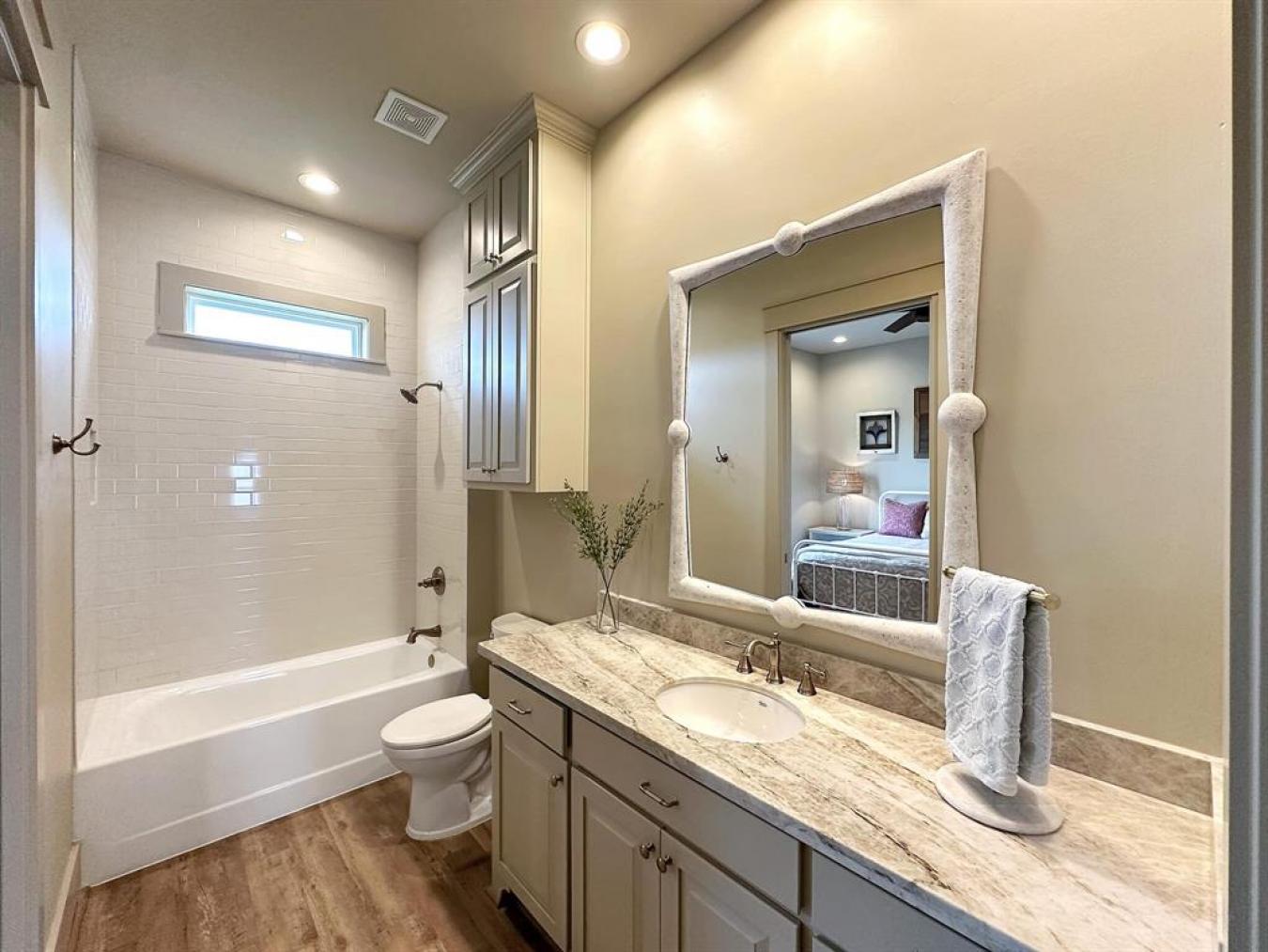 Crystal Beach, Texas, 77650, United States, 5 Bedrooms Bedrooms, ,4 BathroomsBathrooms,Residential,For Sale,1858574