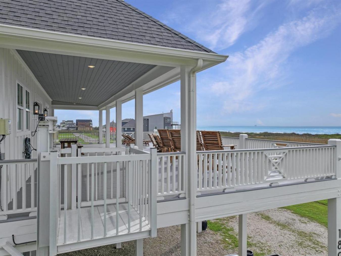 Crystal Beach, Texas, 77650, United States, 5 Bedrooms Bedrooms, ,4 BathroomsBathrooms,Residential,For Sale,1858574