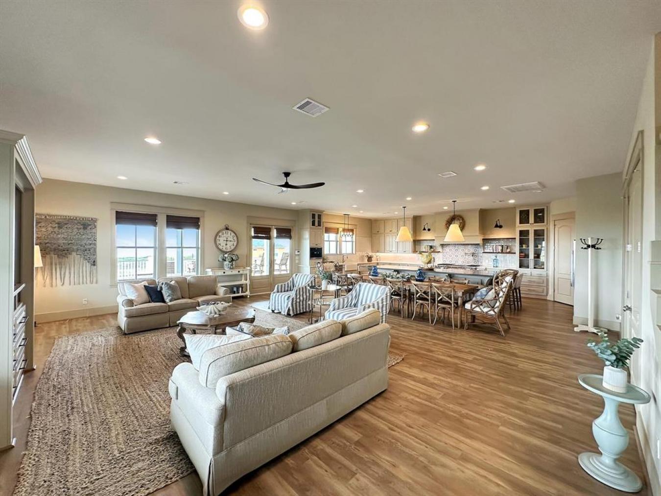 Crystal Beach, Texas, 77650, United States, 5 Bedrooms Bedrooms, ,4 BathroomsBathrooms,Residential,For Sale,1858574