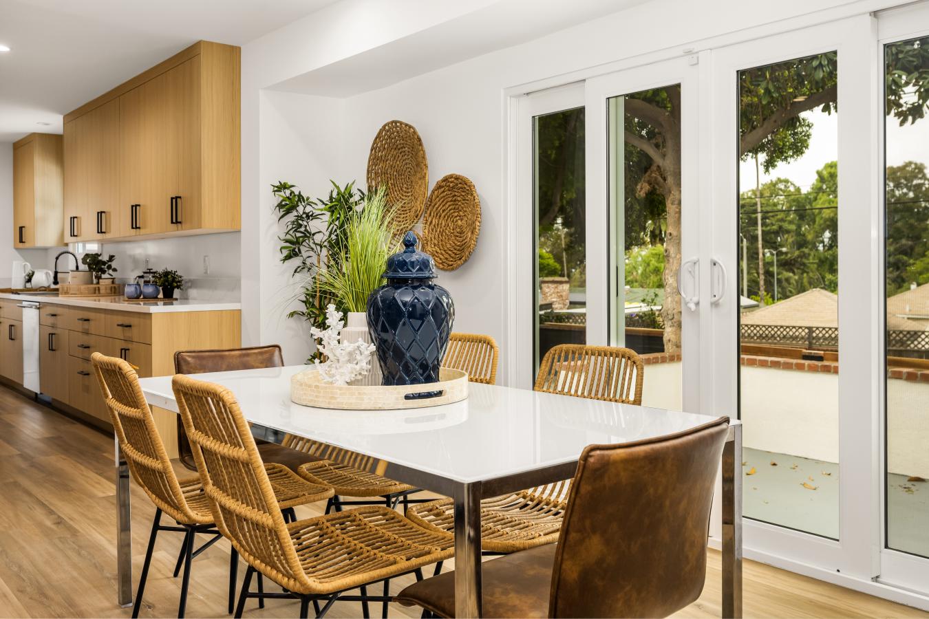 Los Angeles, Los Angeles, 90056, United States, 3 Bedrooms Bedrooms, ,2 BathroomsBathrooms,Residential,For Sale,1858571