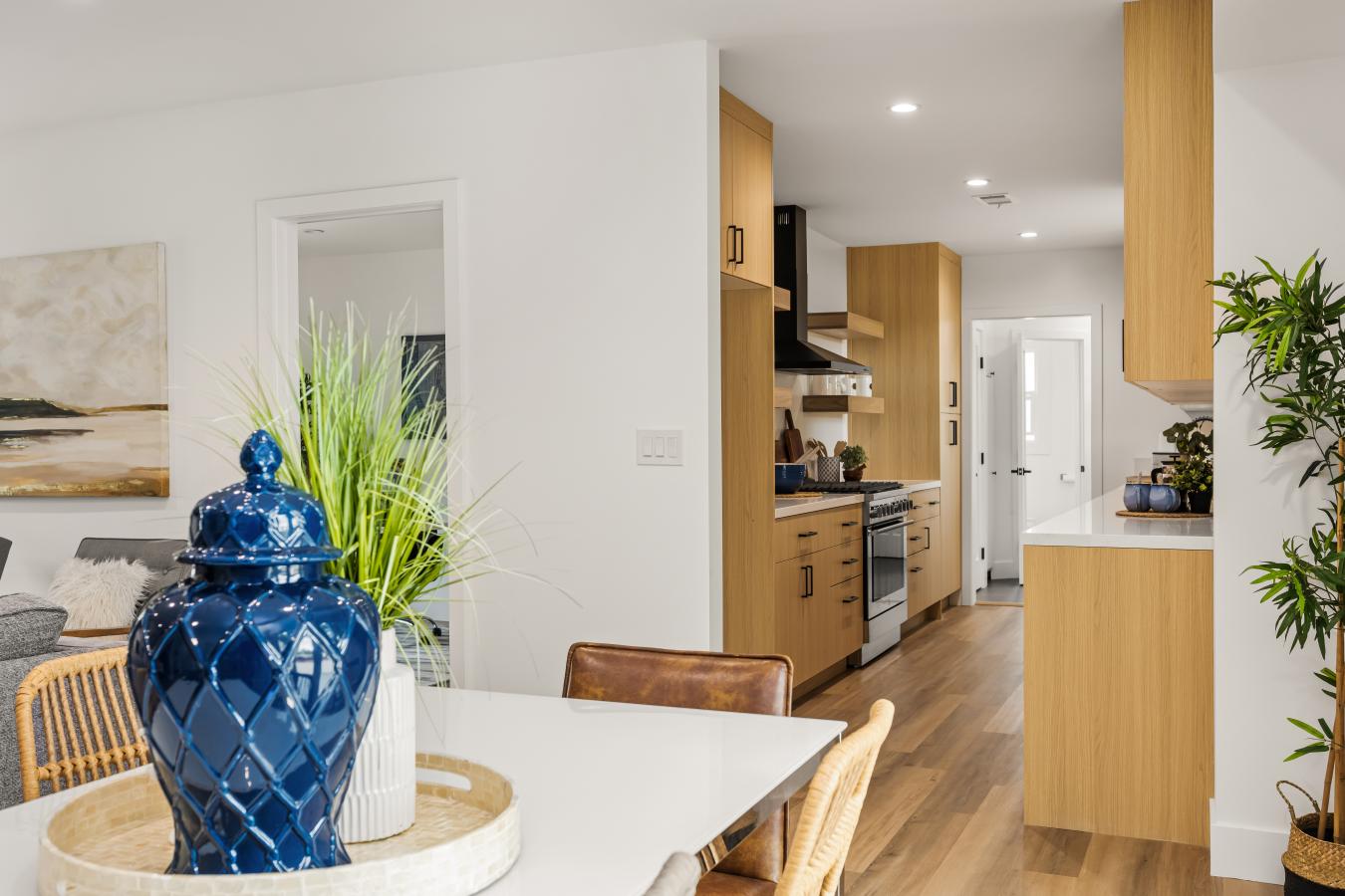Los Angeles, Los Angeles, 90056, United States, 3 Bedrooms Bedrooms, ,2 BathroomsBathrooms,Residential,For Sale,1858571