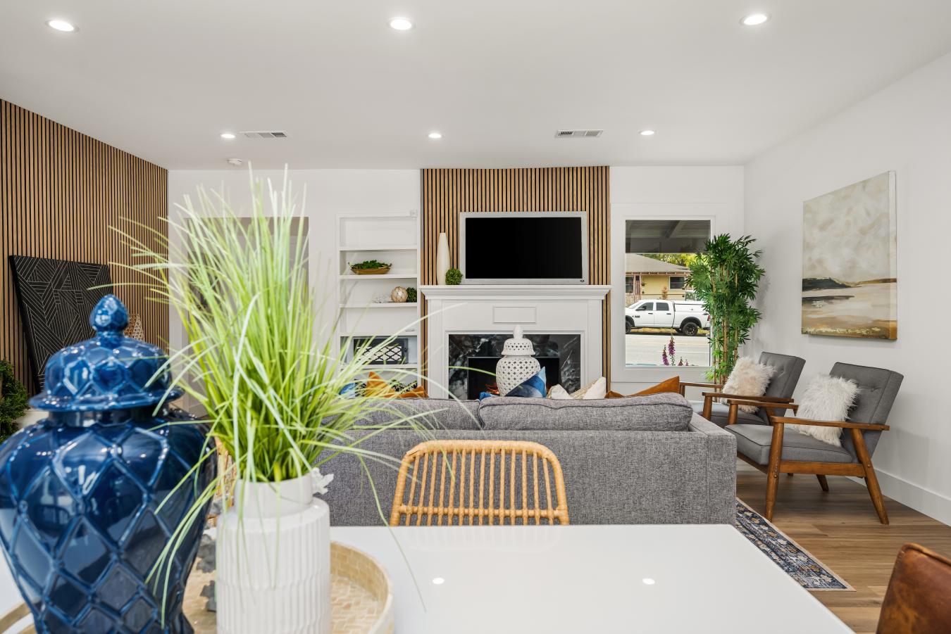 Los Angeles, Los Angeles, 90056, United States, 3 Bedrooms Bedrooms, ,2 BathroomsBathrooms,Residential,For Sale,1858571