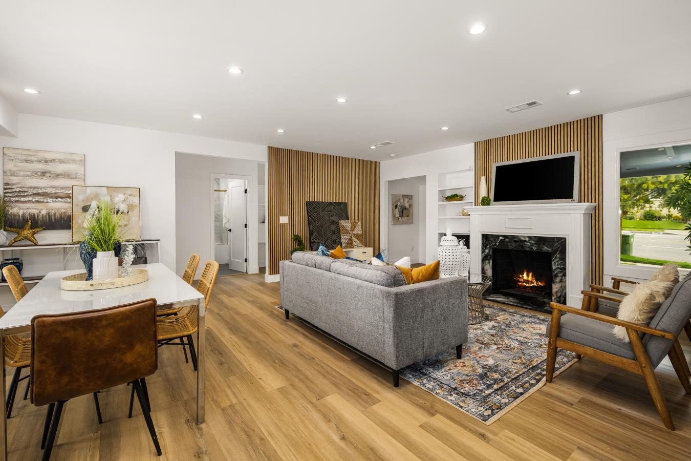 Los Angeles, Los Angeles, 90056, United States, 3 Bedrooms Bedrooms, ,2 BathroomsBathrooms,Residential,For Sale,1858571